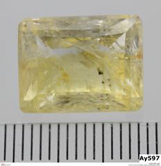 Foto von Korund (Gelber Saphir) (NHMW-MIN-Ay597)